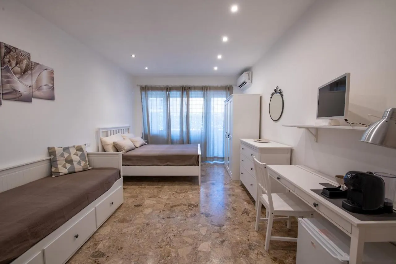 דירות רומא Casa Rosa Beige E Blu איטליה